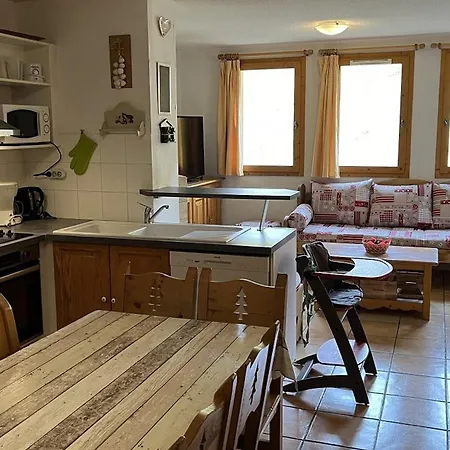 Holiday home Ensoleille Sur Pistes, 5 Chambres, Animaux Admis - Fr-1-351-82 *